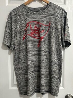 Nike Tampa Bay Buccaneers  Travel Performance T-Shirt Dri-FIT Size Men’s Large